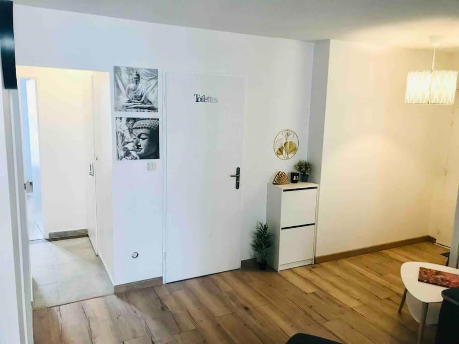 Disney Cosy Lounge Serris Kültér fotó